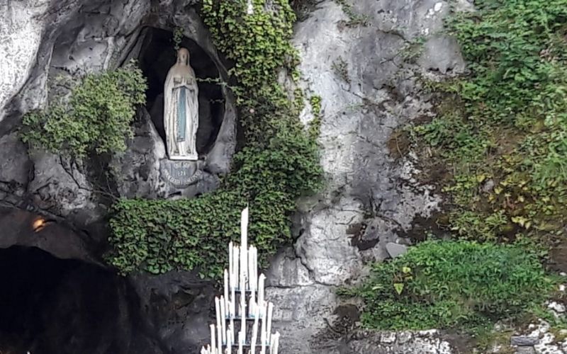 En este momento estás viendo Curiosidades de la Virgen de Lourdes