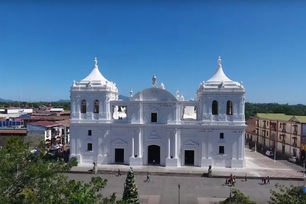 Maria por el Mundo catedral leon nicaragua patrimonio humanidad