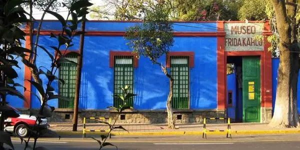 Museo Frida Kahlo virgen guadalupe maria por el mundo