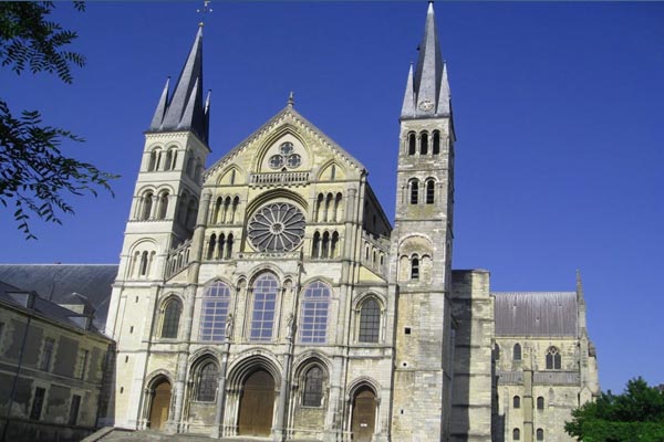 La-Abadía-de-Saint-Remy-paris-virgen-milagrosa