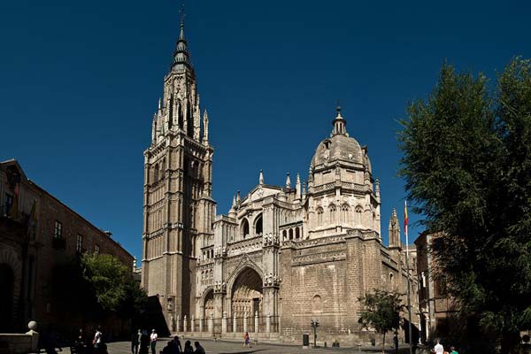 catedral-primada-españa-toledo-aparicion-a-san-ildefonso-maria-por-el-mundo