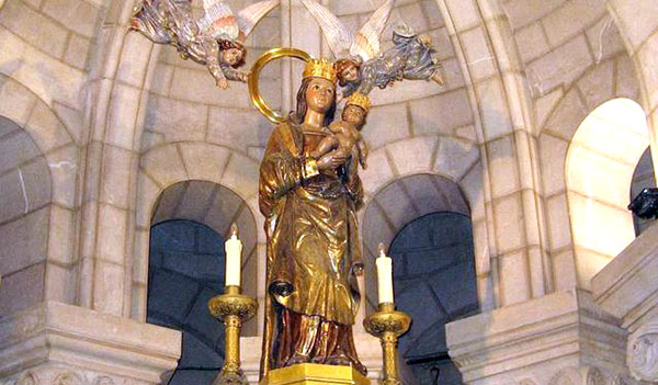 Virgen-de-la-Almudena-madrid-maria-por-el-mundo