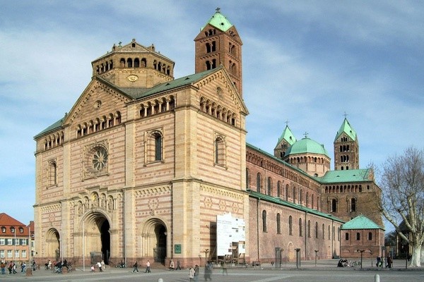 Catedral-de-Espira-alemania-maria-por-el-mundo