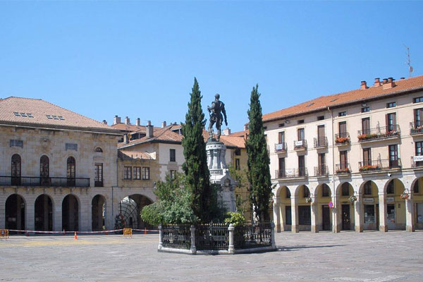 Zumarraga-Plaza-de-Euskadi-ruta-alicante-san-sebastian