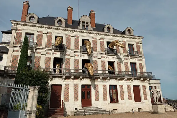 Fachada-de-la-Casa-de-La-Magia-en-Blois