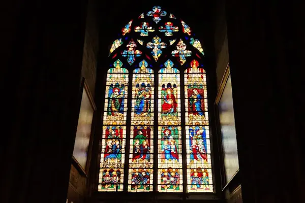 Vidrieras-de-la-Catedral-de-Chartres