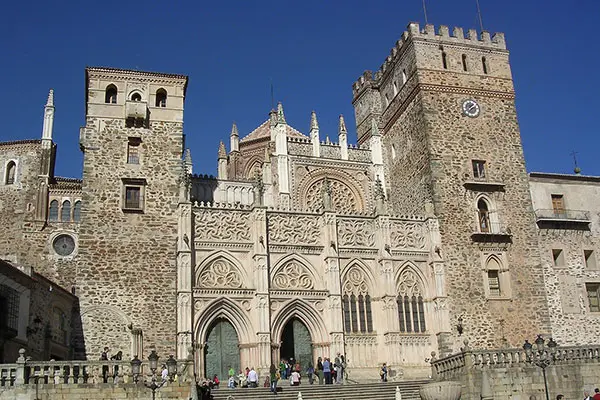 real-monasterio-basilica-de-guadalupe-caceres