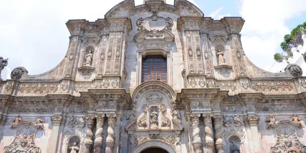 Fachada de La Iglesia de La Compaคia de Jesฃs, Quito