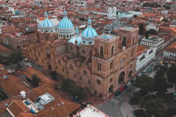 catedral de la inmaculada concepcion cuenca ecuador