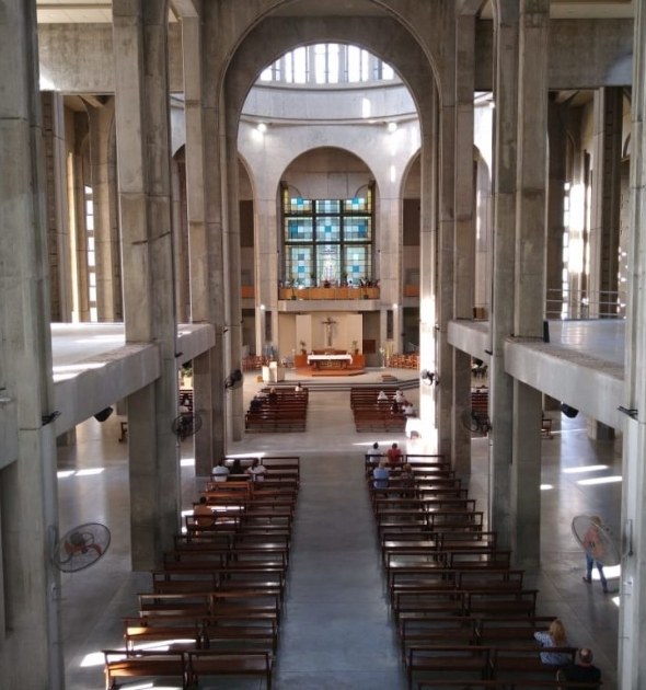 Interior del Santuario de la Virgen de San Nicol s de Los Arroyos
