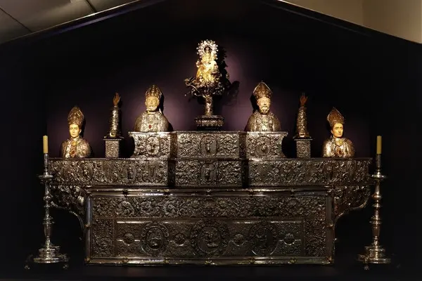 Altar de plata Catedral de Nuestra Señora de La Asunción Barbastro Santuario de Torreciudad