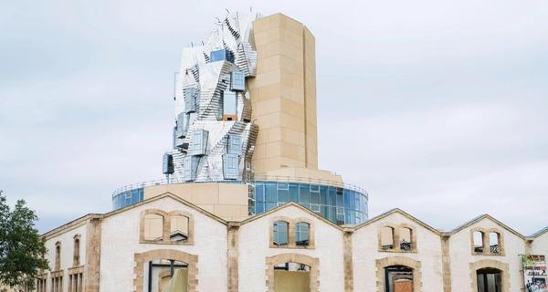 Torre de Frank Gehry maria por el mundo
