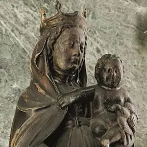 virgen del pilar con el nino maria por el mundo espana