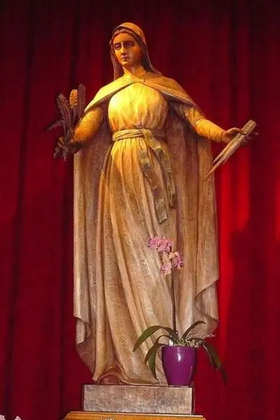 Estatua de Nuestra Seคora de Las tres espigas (Alsacia).jpg