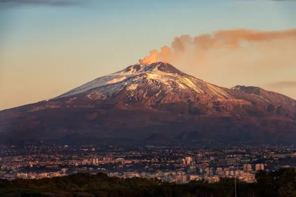 Santuario virgen de las lagrimas Monte Etna