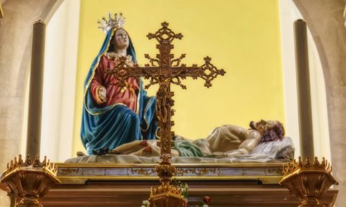 virgen-de-la-dolorosa-Castelpetroso-1