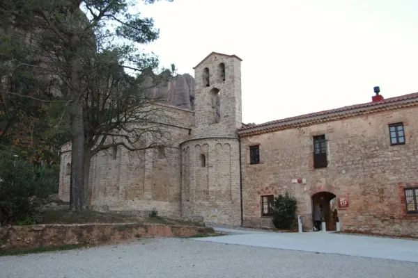 Ermita Monestir de Santa Cecilia en la montaña de Montserrat, arquitectura románica del siglo XI